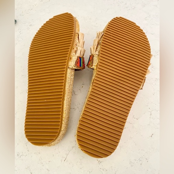 NWOT Farm Rio Caramel Beaded Fringe Sandals Slides In Natural Raffia Size 10 - Picture 3 of 4